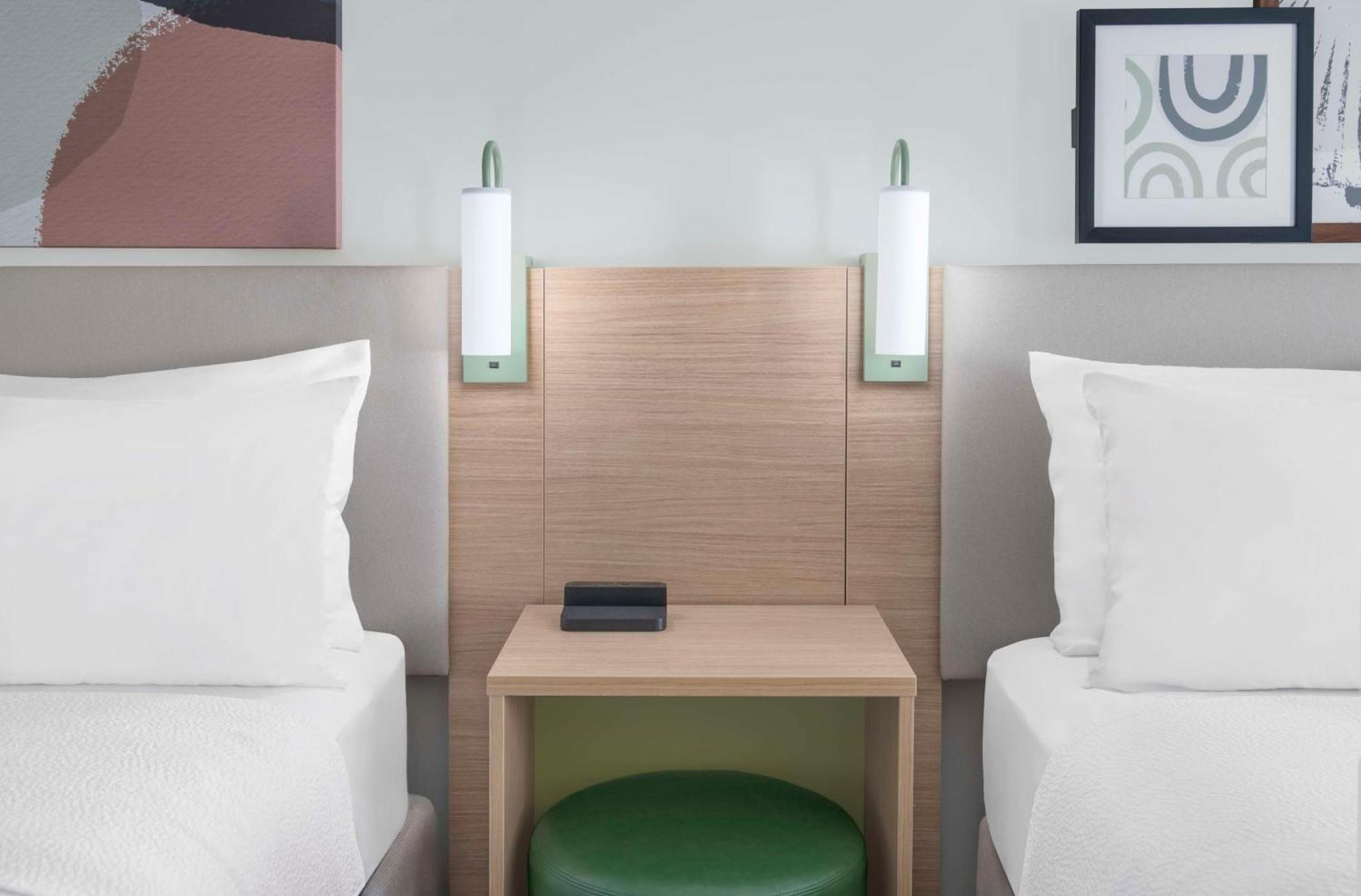 Spark By Hilton Lansing Luaran gambar