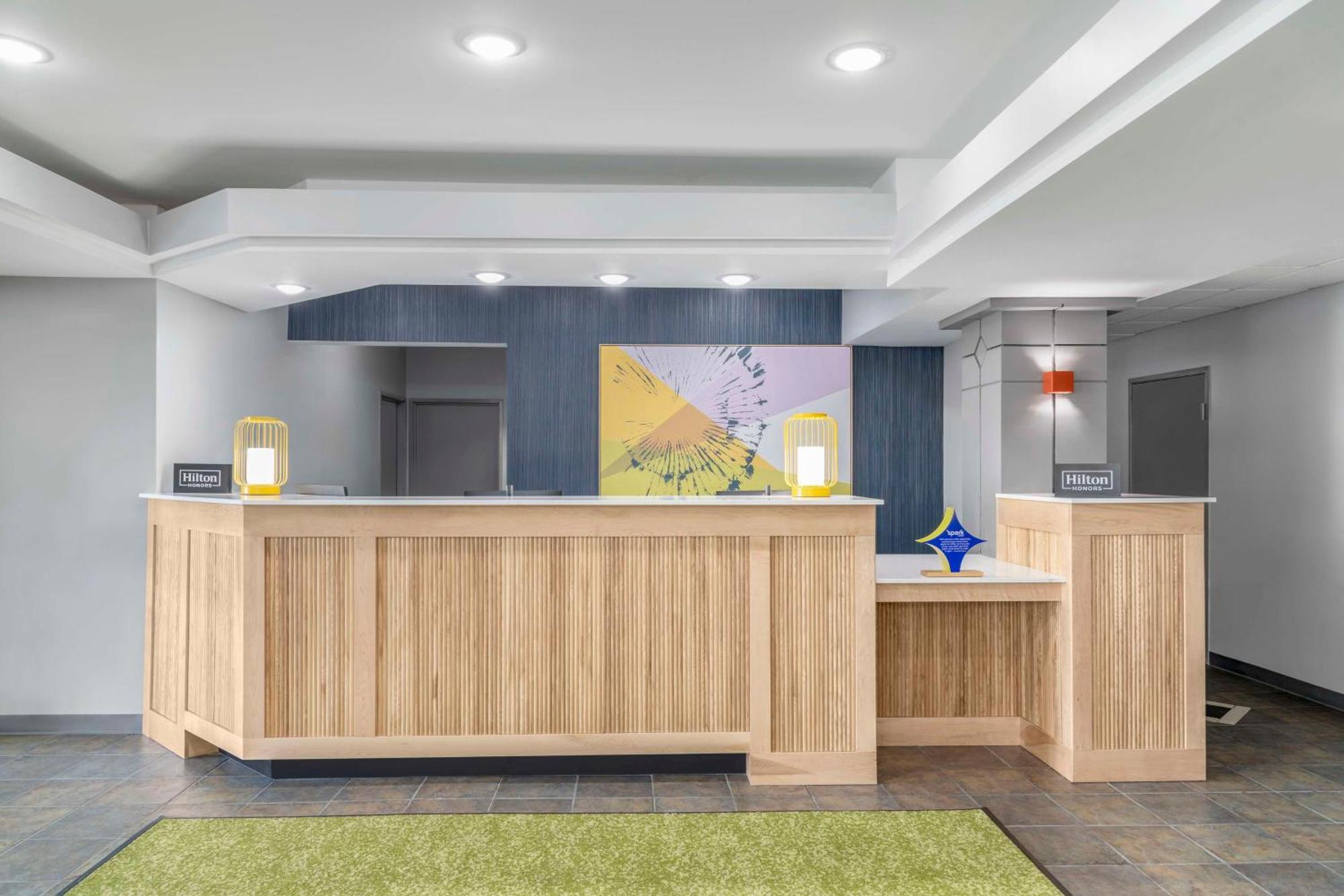 Spark By Hilton Lansing Luaran gambar
